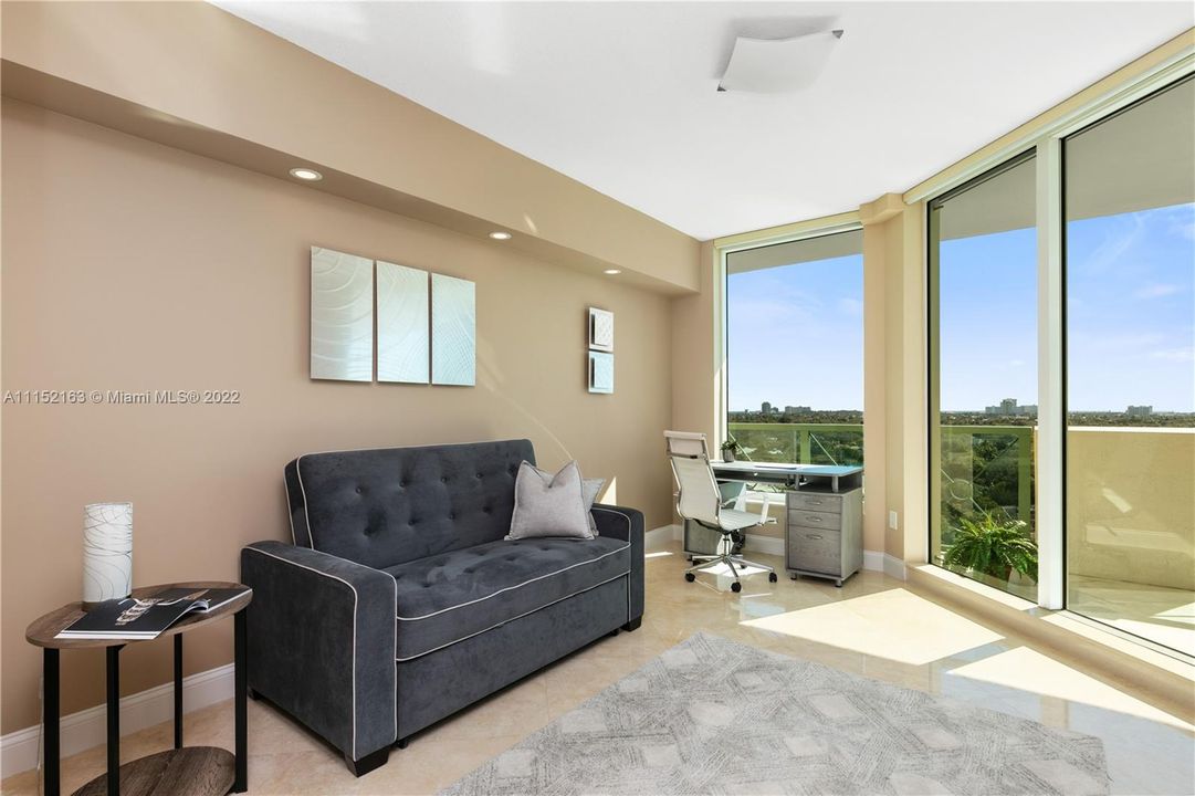 Recently Sold: $999,000 (2 beds, 2 baths, 1630 Square Feet)
