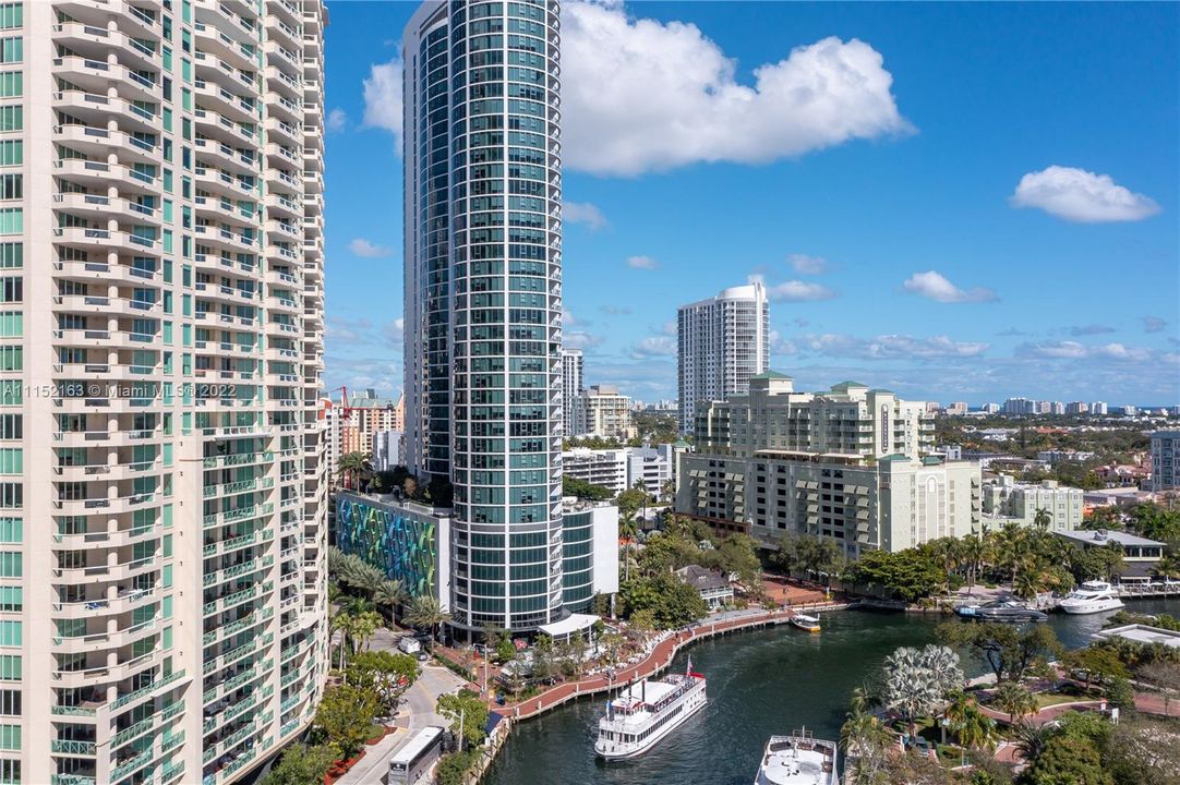 Recently Sold: $999,000 (2 beds, 2 baths, 1630 Square Feet)