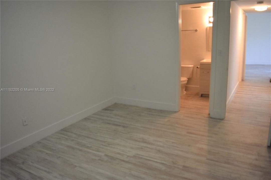 Recently Rented: $2,000 (3 beds, 2 baths, 1035 Square Feet)