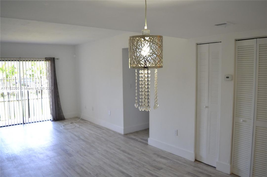 Recently Rented: $2,000 (3 beds, 2 baths, 1035 Square Feet)