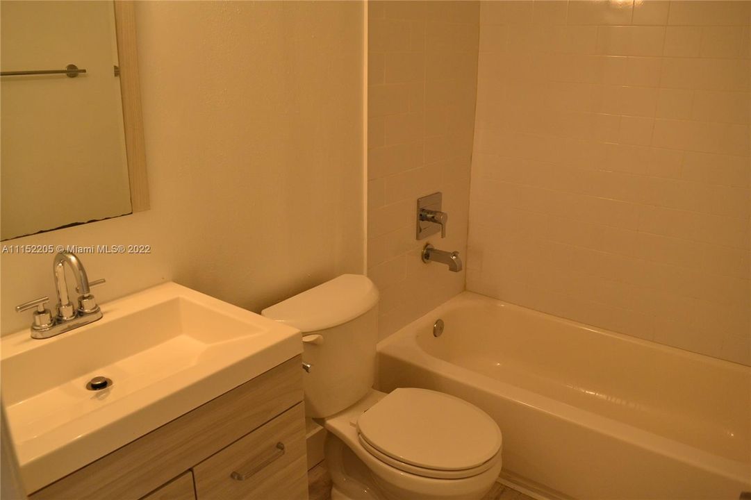 Recently Rented: $2,000 (3 beds, 2 baths, 1035 Square Feet)