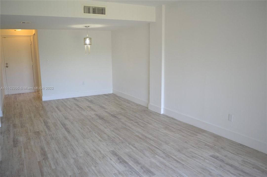 Recently Rented: $2,000 (3 beds, 2 baths, 1035 Square Feet)