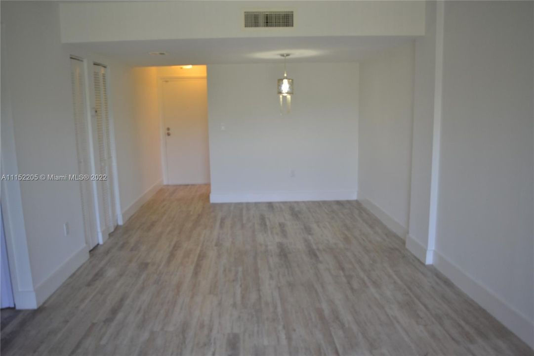 Recently Rented: $2,000 (3 beds, 2 baths, 1035 Square Feet)