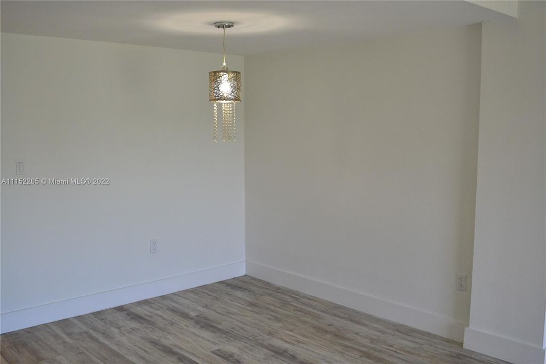 Recently Rented: $2,000 (3 beds, 2 baths, 1035 Square Feet)