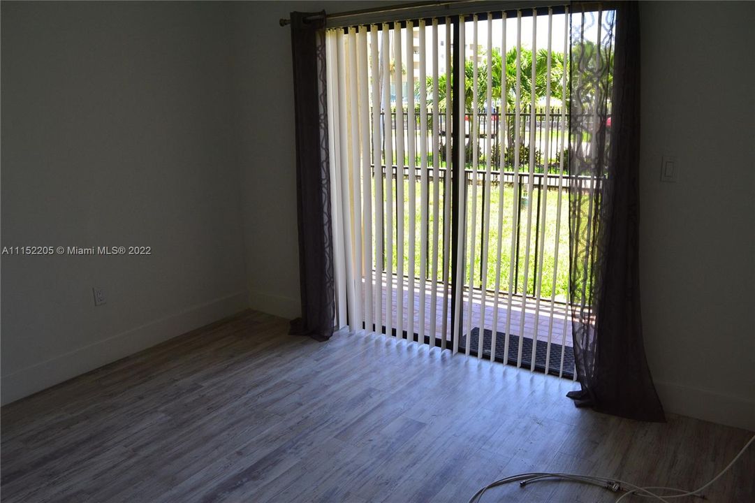 Recently Rented: $2,000 (3 beds, 2 baths, 1035 Square Feet)