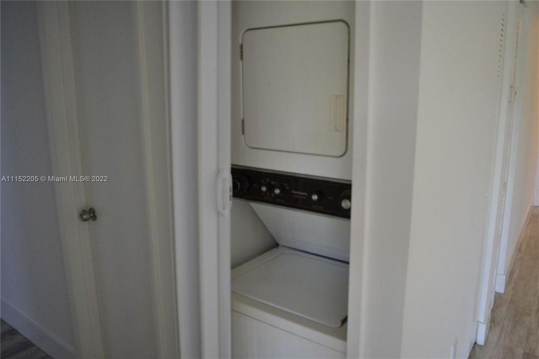 Recently Rented: $2,000 (3 beds, 2 baths, 1035 Square Feet)