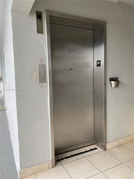 Vendido Recientemente: $144,900 (2 camas, 2 baños, 890 Pies cuadrados)