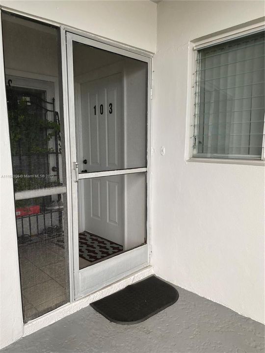 Vendido Recientemente: $144,900 (2 camas, 2 baños, 890 Pies cuadrados)