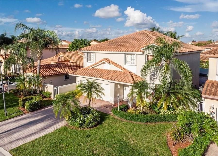 Recently Sold: $995,000 (4 beds, 3 baths, 3425 Square Feet)