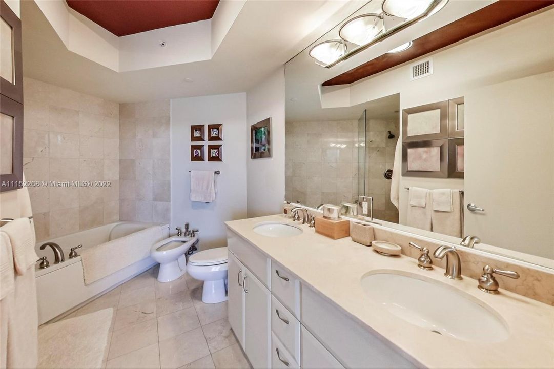 最近租的: $6,800 (2 贝兹, 2 浴室, 1322 平方英尺)