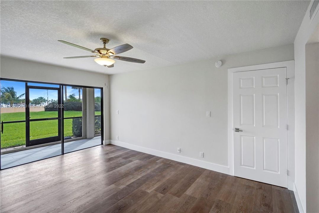 Recently Sold: $399,000 (2 beds, 2 baths, 1369 Square Feet)
