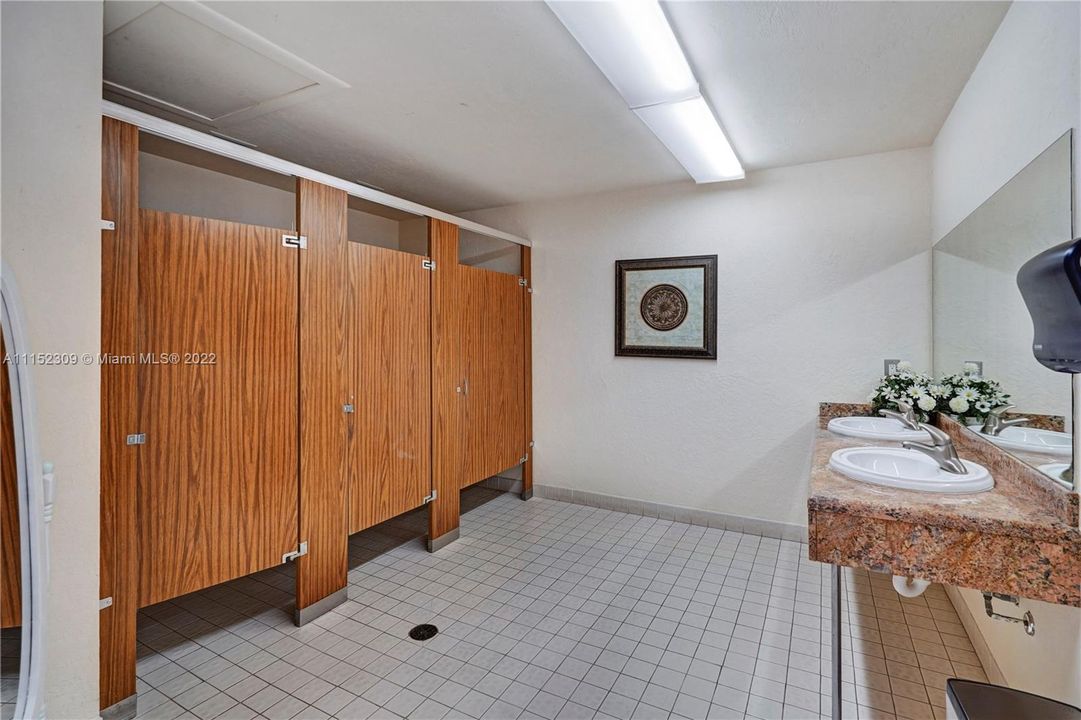 Recently Sold: $399,000 (2 beds, 2 baths, 1369 Square Feet)