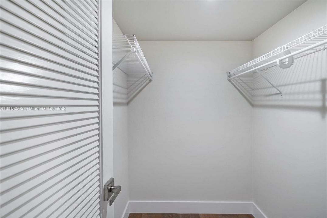 Recently Sold: $399,000 (2 beds, 2 baths, 1369 Square Feet)