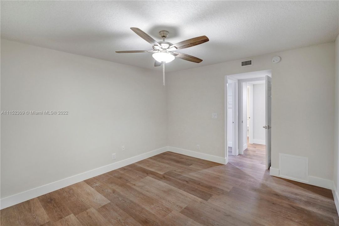 Recently Sold: $399,000 (2 beds, 2 baths, 1369 Square Feet)
