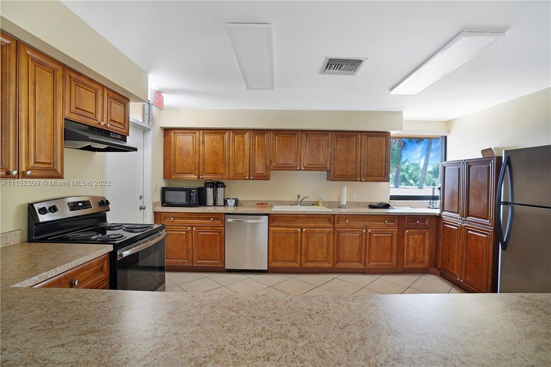 Recently Sold: $399,000 (2 beds, 2 baths, 1369 Square Feet)