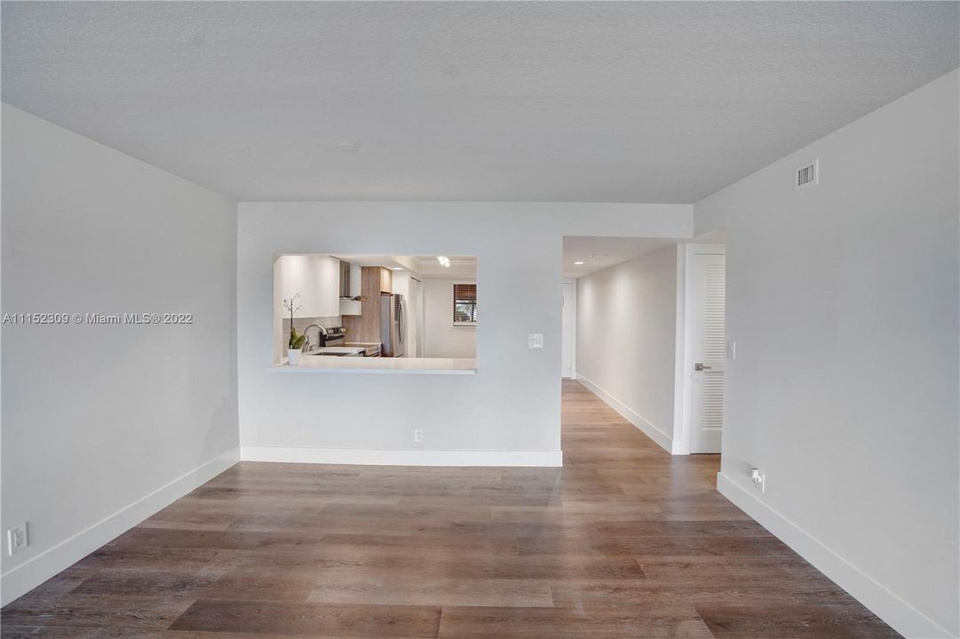 Recently Sold: $399,000 (2 beds, 2 baths, 1369 Square Feet)