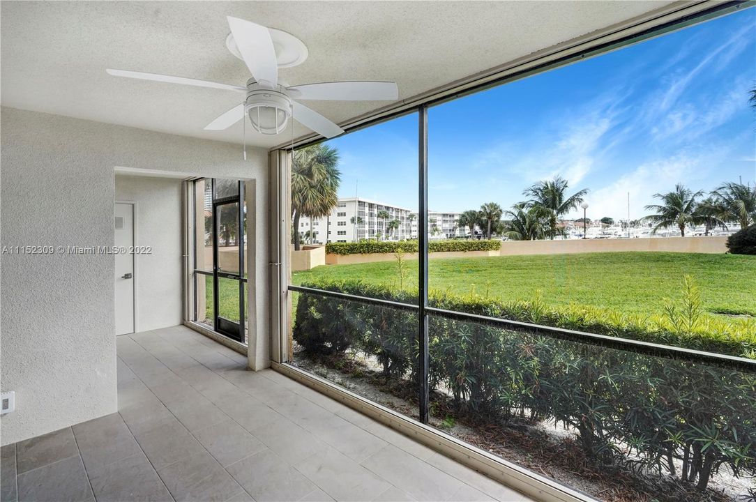 Recently Sold: $399,000 (2 beds, 2 baths, 1369 Square Feet)