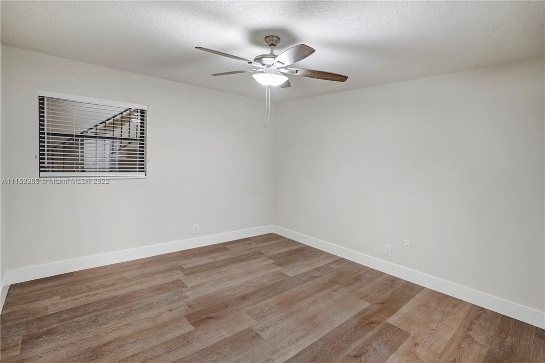 Recently Sold: $399,000 (2 beds, 2 baths, 1369 Square Feet)