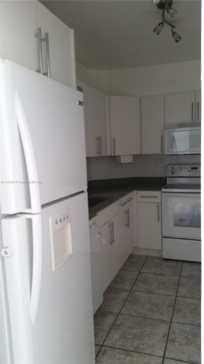 Recently Sold: $265,000 (1 beds, 1 baths, 762 Square Feet)