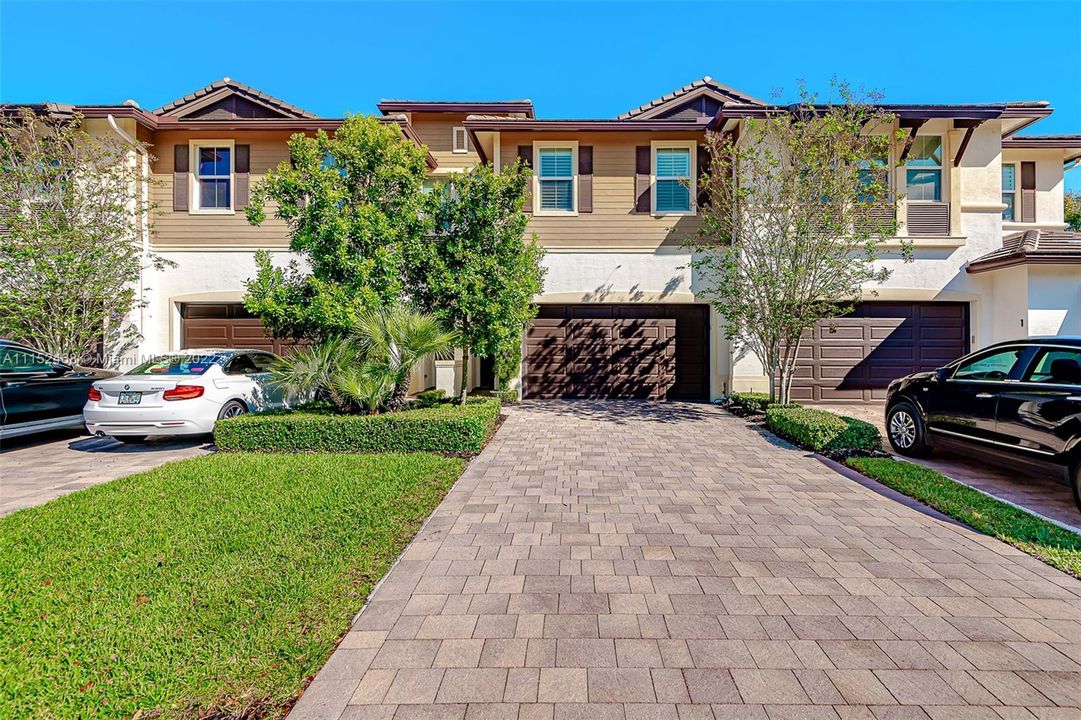 Front Entrance - Driveway