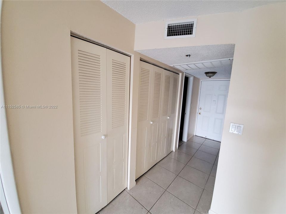 Vendido Recientemente: $155,900 (1 camas, 1 baños, 741 Pies cuadrados)