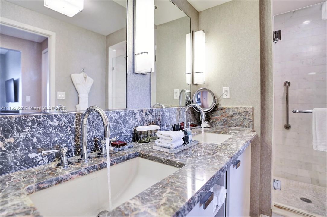 Recently Sold: $589,900 (1 beds, 1 baths, 731 Square Feet)