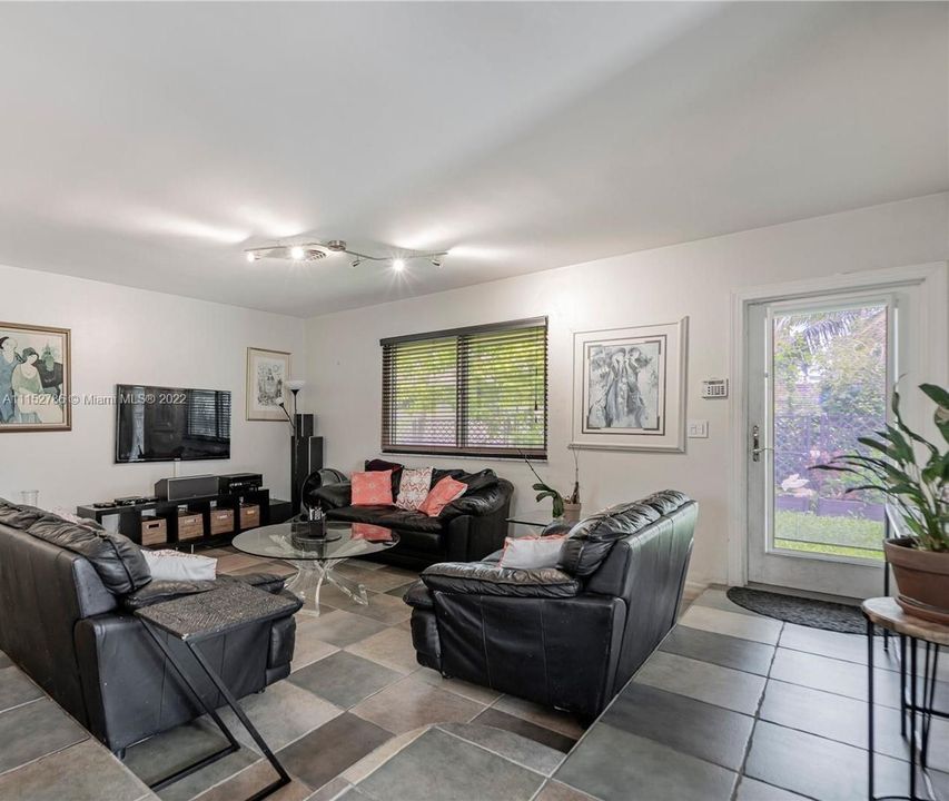 Recently Sold: $898,000 (0 beds, 0 baths, 2266 Square Feet)