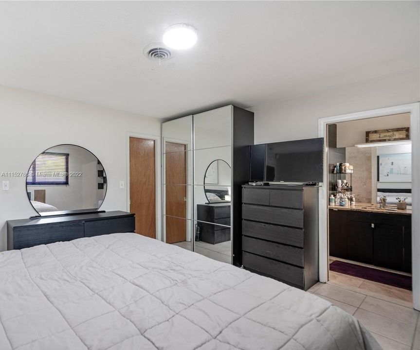 Recently Sold: $898,000 (0 beds, 0 baths, 2266 Square Feet)