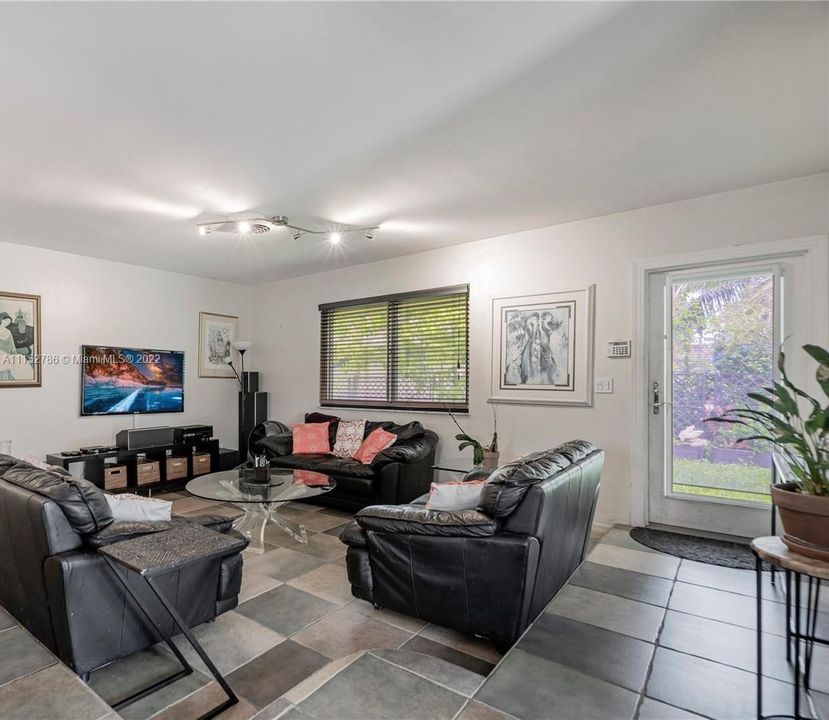 Recently Sold: $898,000 (0 beds, 0 baths, 2266 Square Feet)