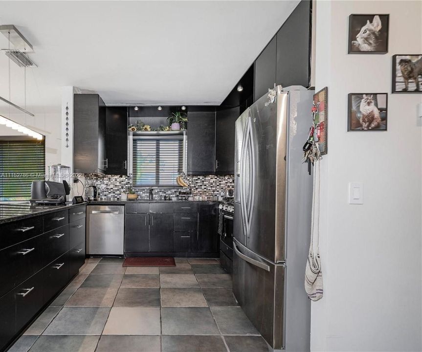 Recently Sold: $898,000 (0 beds, 0 baths, 2266 Square Feet)