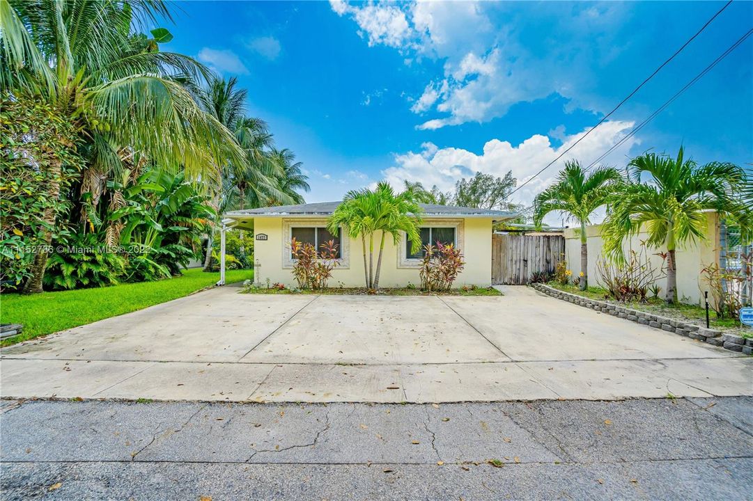 Recently Sold: $898,000 (0 beds, 0 baths, 2266 Square Feet)