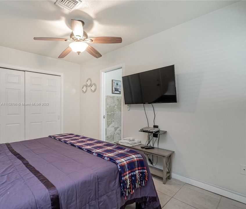 Recently Sold: $898,000 (0 beds, 0 baths, 2266 Square Feet)