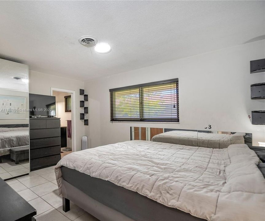 Recently Sold: $898,000 (0 beds, 0 baths, 2266 Square Feet)