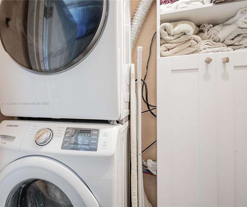 Recently Sold: $898,000 (0 beds, 0 baths, 2266 Square Feet)