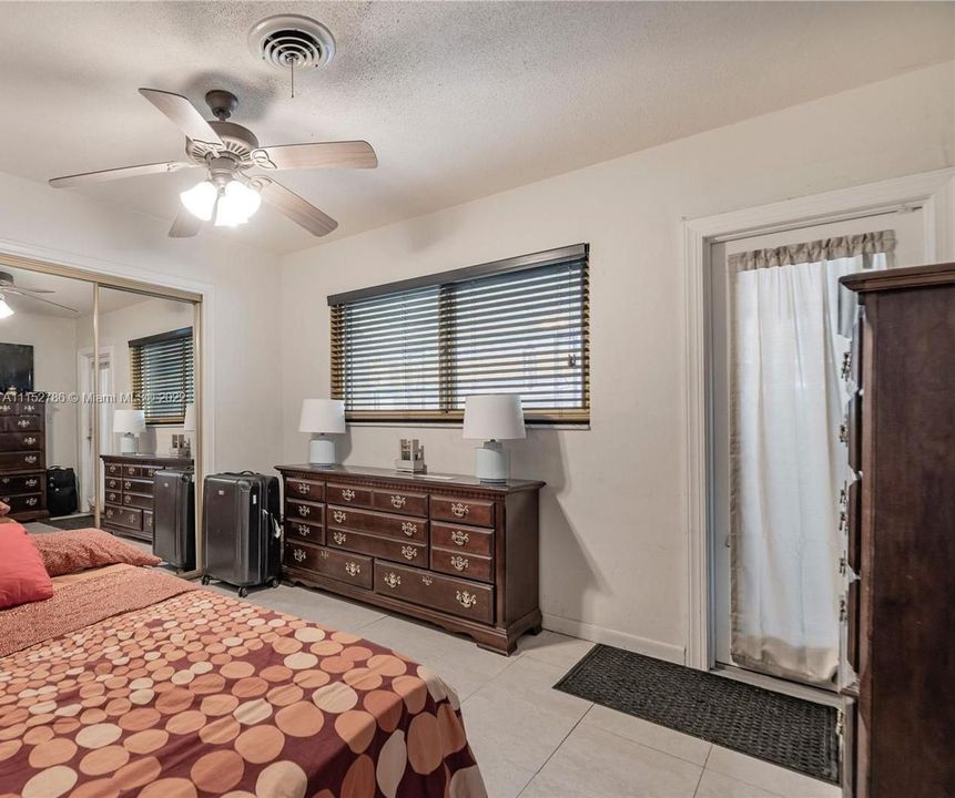 Recently Sold: $898,000 (0 beds, 0 baths, 2266 Square Feet)