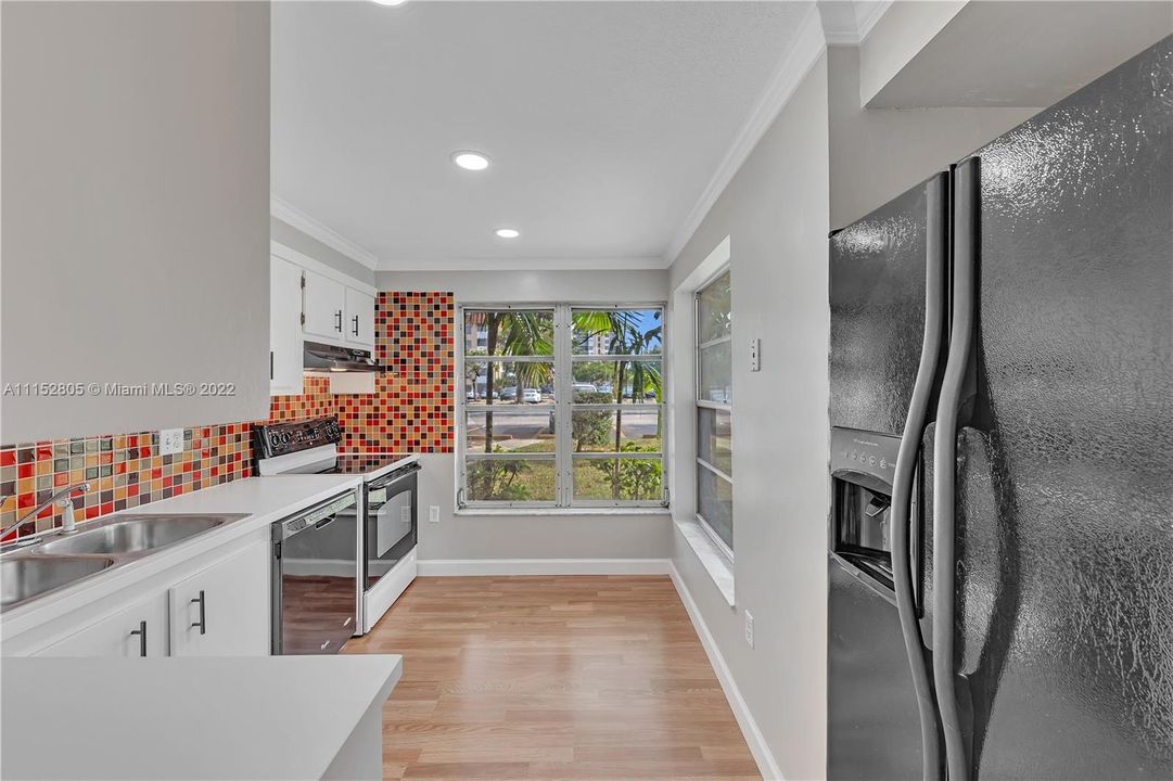 最近租的: $1,900 (2 贝兹, 2 浴室, 1022 平方英尺)