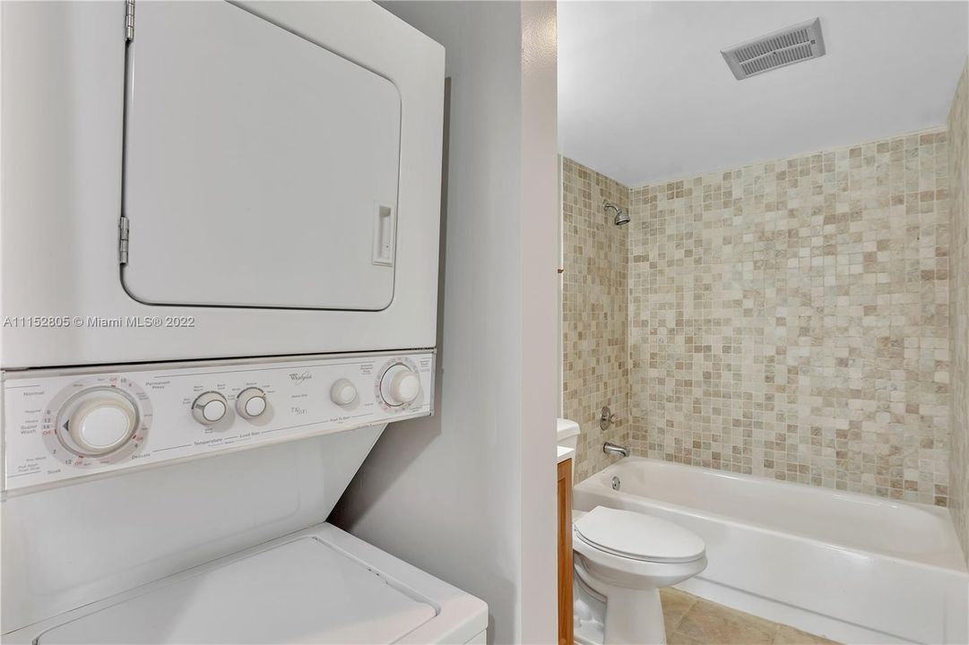 最近租的: $1,900 (2 贝兹, 2 浴室, 1022 平方英尺)