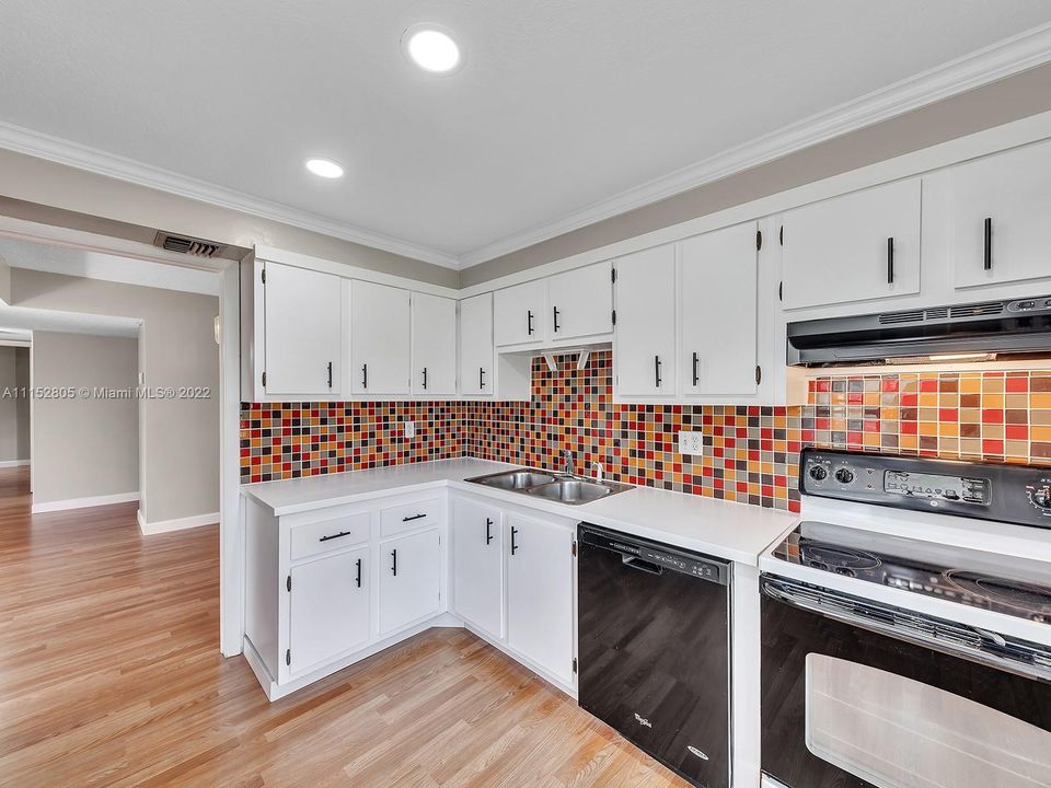 最近租的: $1,900 (2 贝兹, 2 浴室, 1022 平方英尺)