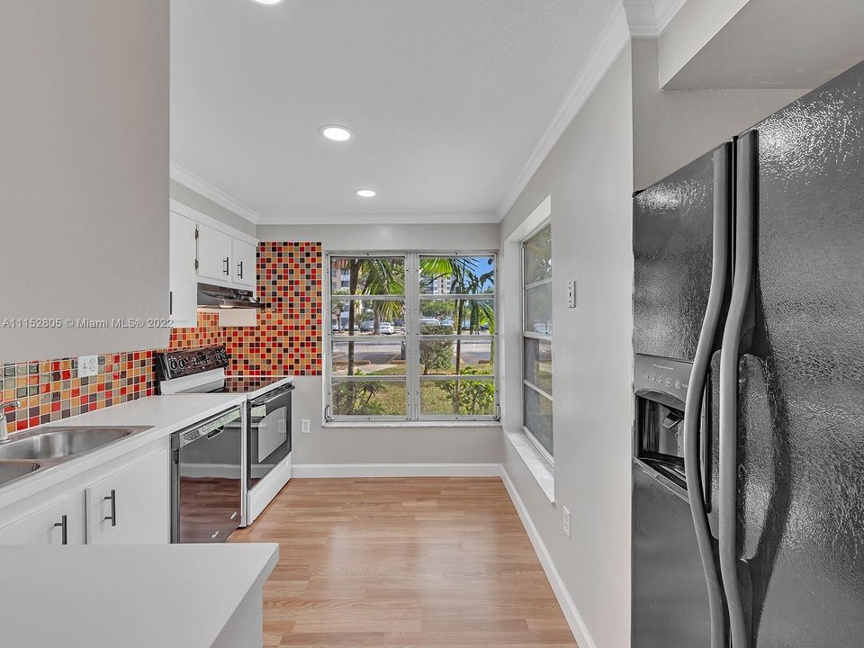 最近租的: $1,900 (2 贝兹, 2 浴室, 1022 平方英尺)