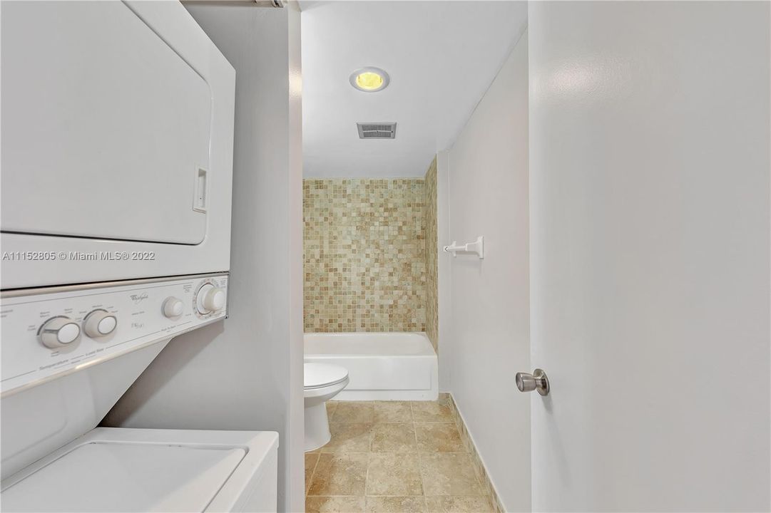 最近租的: $1,900 (2 贝兹, 2 浴室, 1022 平方英尺)