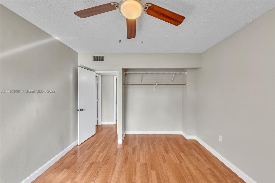 最近租的: $1,900 (2 贝兹, 2 浴室, 1022 平方英尺)