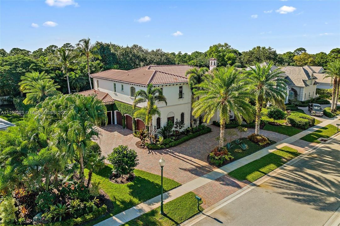 Recently Sold: $2,450,000 (4 beds, 5 baths, 6504 Square Feet)