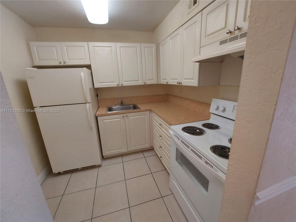 Recently Rented: $20,400 (1 beds, 1 baths, 760 Square Feet)