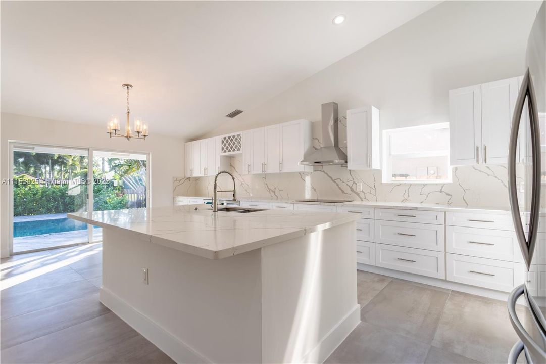 Recently Sold: $1,099,000 (4 beds, 2 baths, 2313 Square Feet)