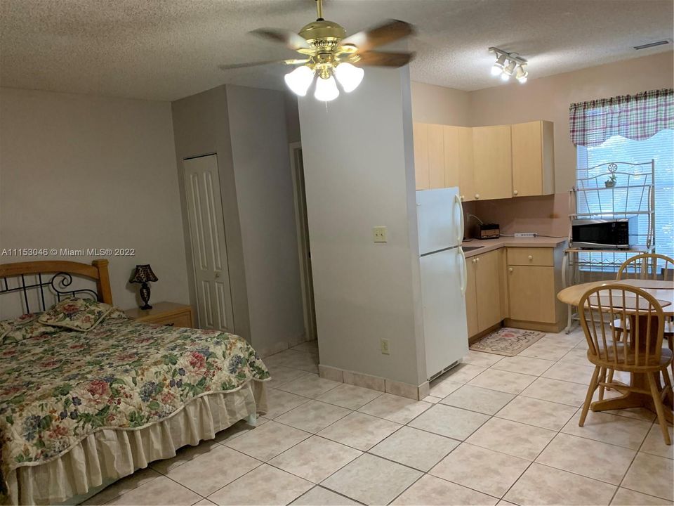 Recently Rented: $1,200 (1 beds, 1 baths, 1254 Square Feet)