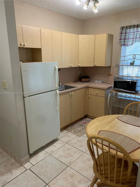 Recently Rented: $1,200 (1 beds, 1 baths, 1254 Square Feet)