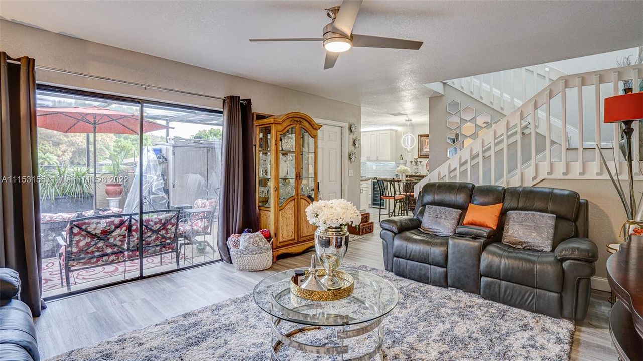 Living Room/ Screened Patio