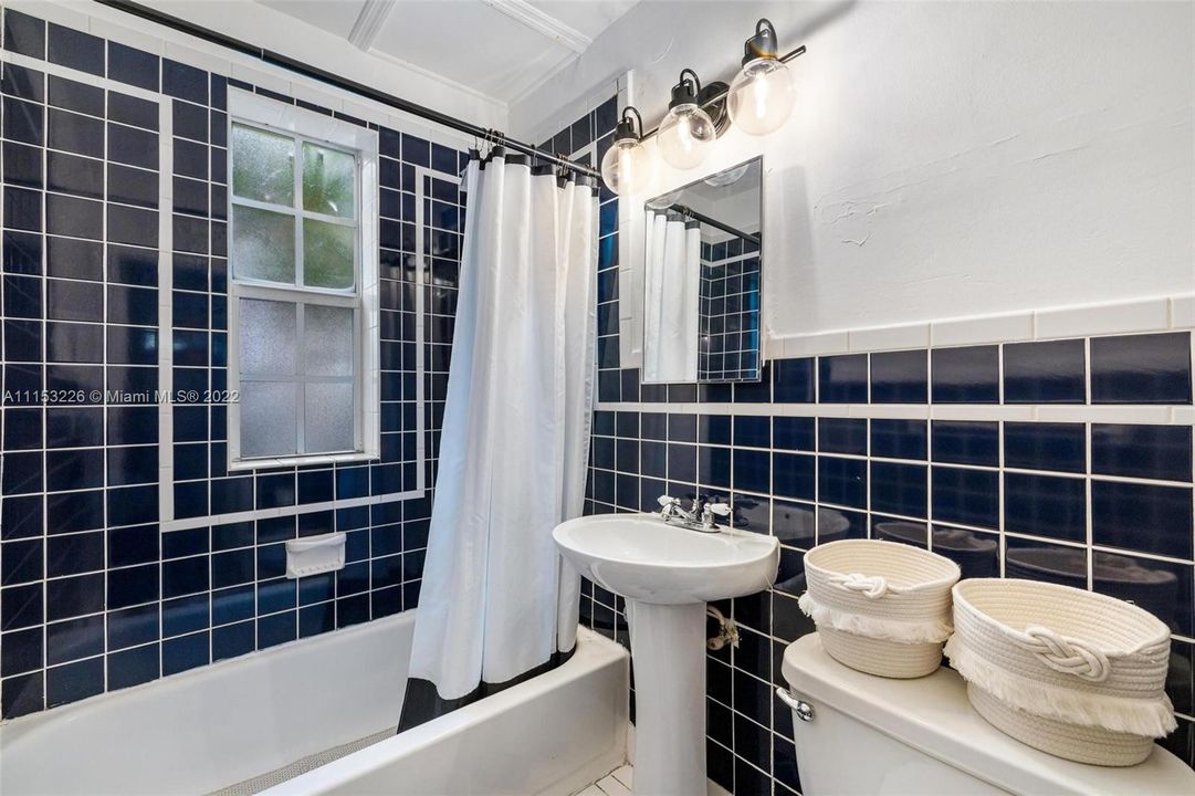 最近租的: $2,699 (1 贝兹, 1 浴室, 700 平方英尺)