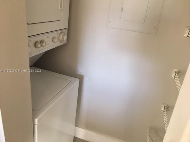 Recently Rented: $1,700 (1 beds, 1 baths, 618 Square Feet)