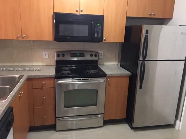 Recently Rented: $1,700 (1 beds, 1 baths, 618 Square Feet)